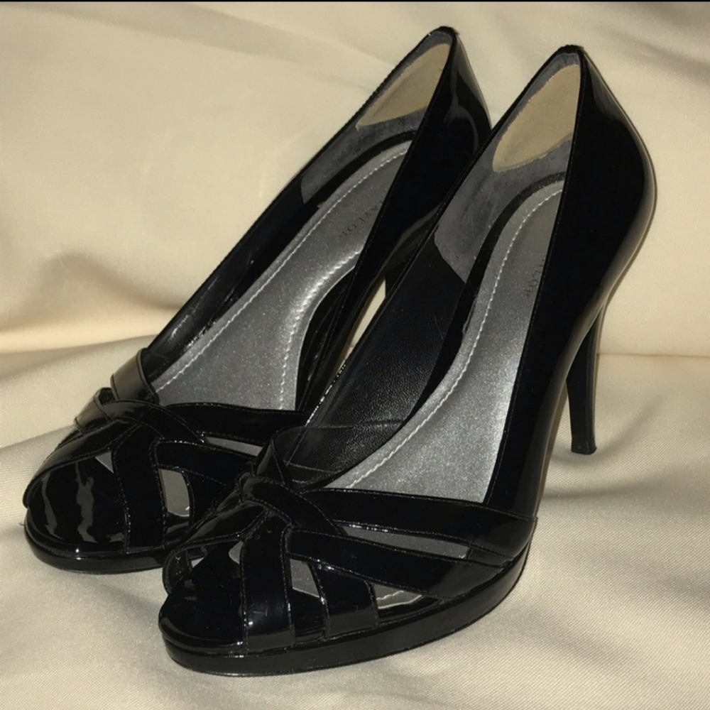 Ann Taylor black patent leather heels